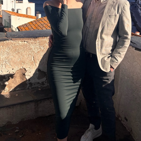 Forest green long sleeve off shoulder body Con midi dress - Picture 5 of 5